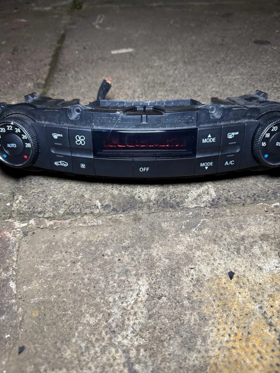 Mercedes cls class 2004-2010 C219 - Image 2