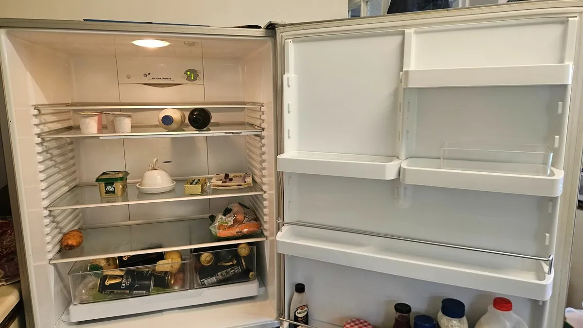 Fridge freezer - Image 2