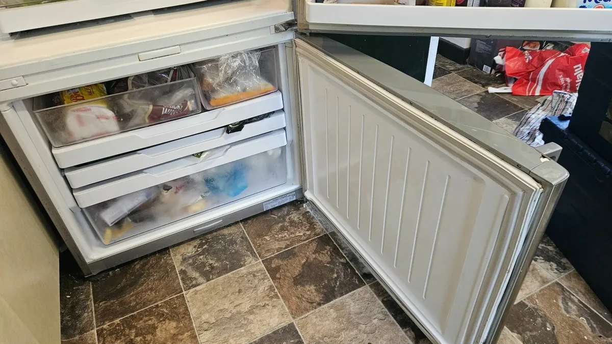 Fridge freezer - Image 4