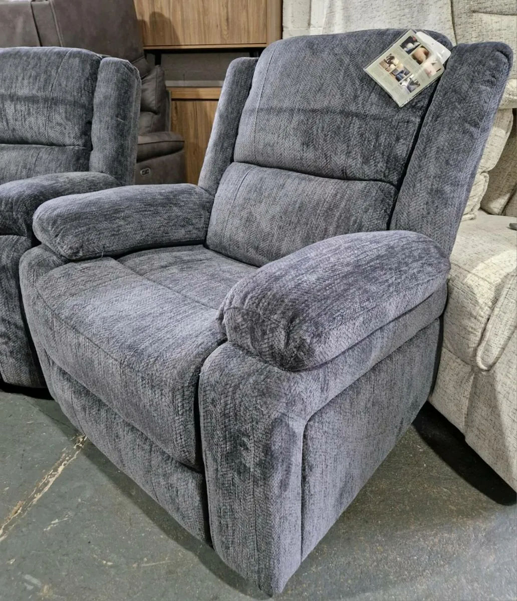 New 3+1+1 charcoal grey recliners - Image 2