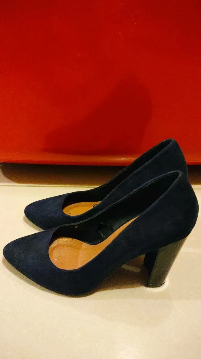 💙 Elegant Blue Suede Heels – Timeless & Chic - Image 2