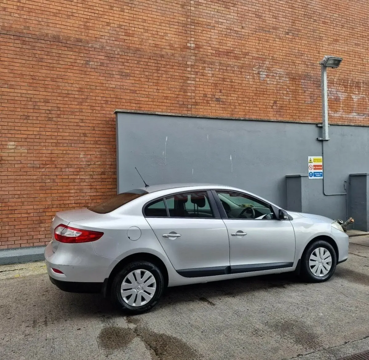 Renault Fluence 2011 automatic - Image 2