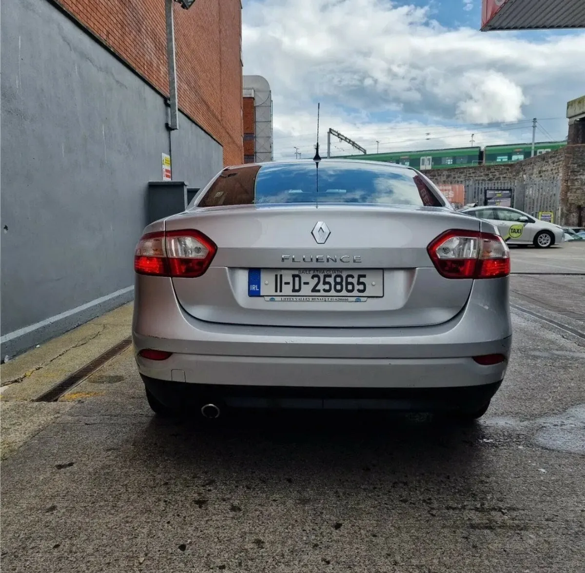 Renault Fluence 2011 automatic - Image 3