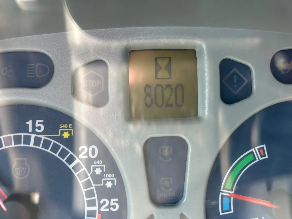 2009 New Holland T5060 2wd - Image 4