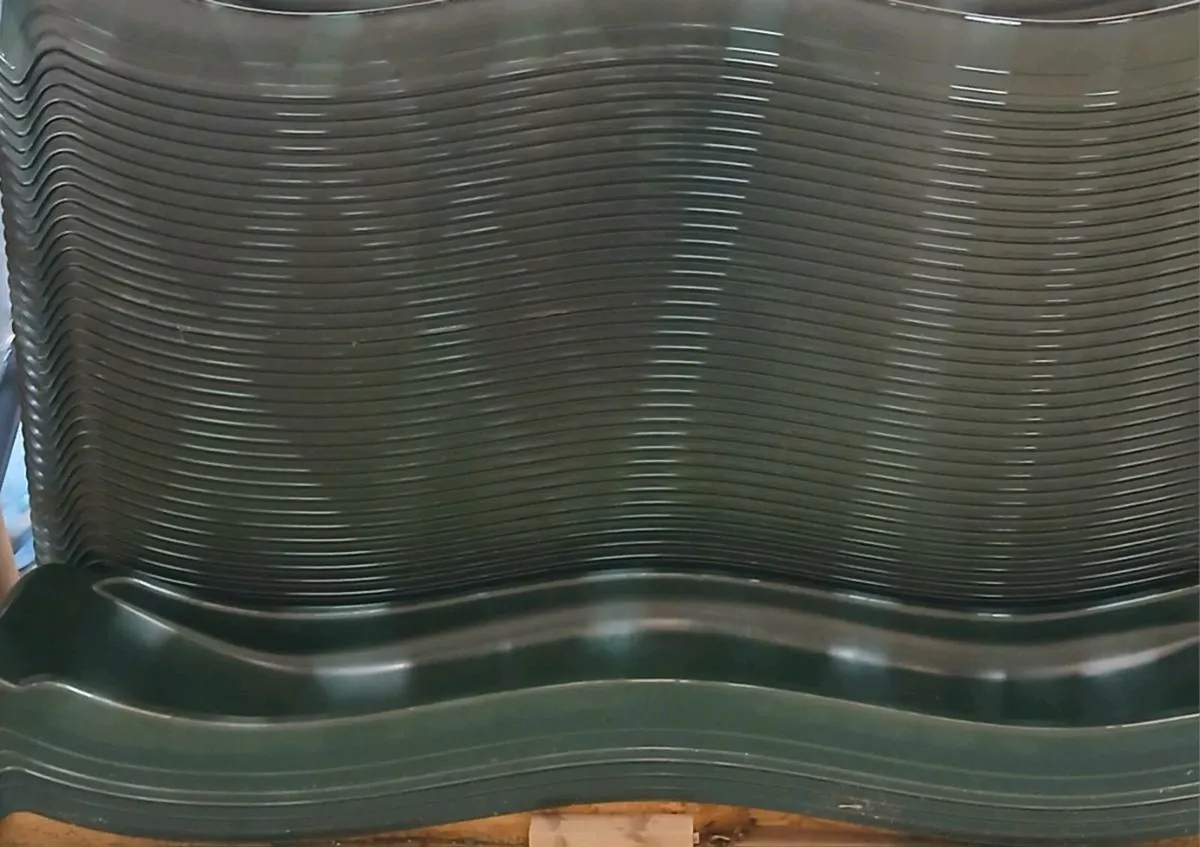 7ft Green Wavy Slide