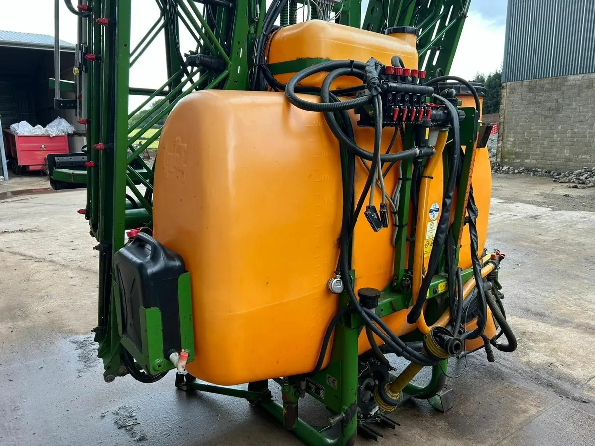 Amazone UF1200-18m sprayer - Image 1