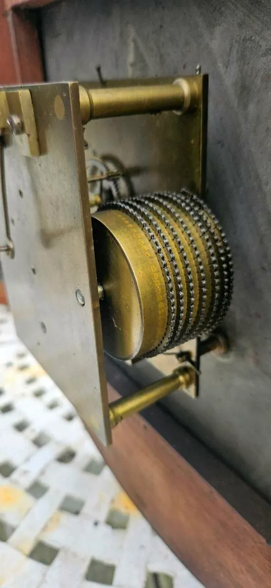 ANTIQUE CLOCK - Image 4