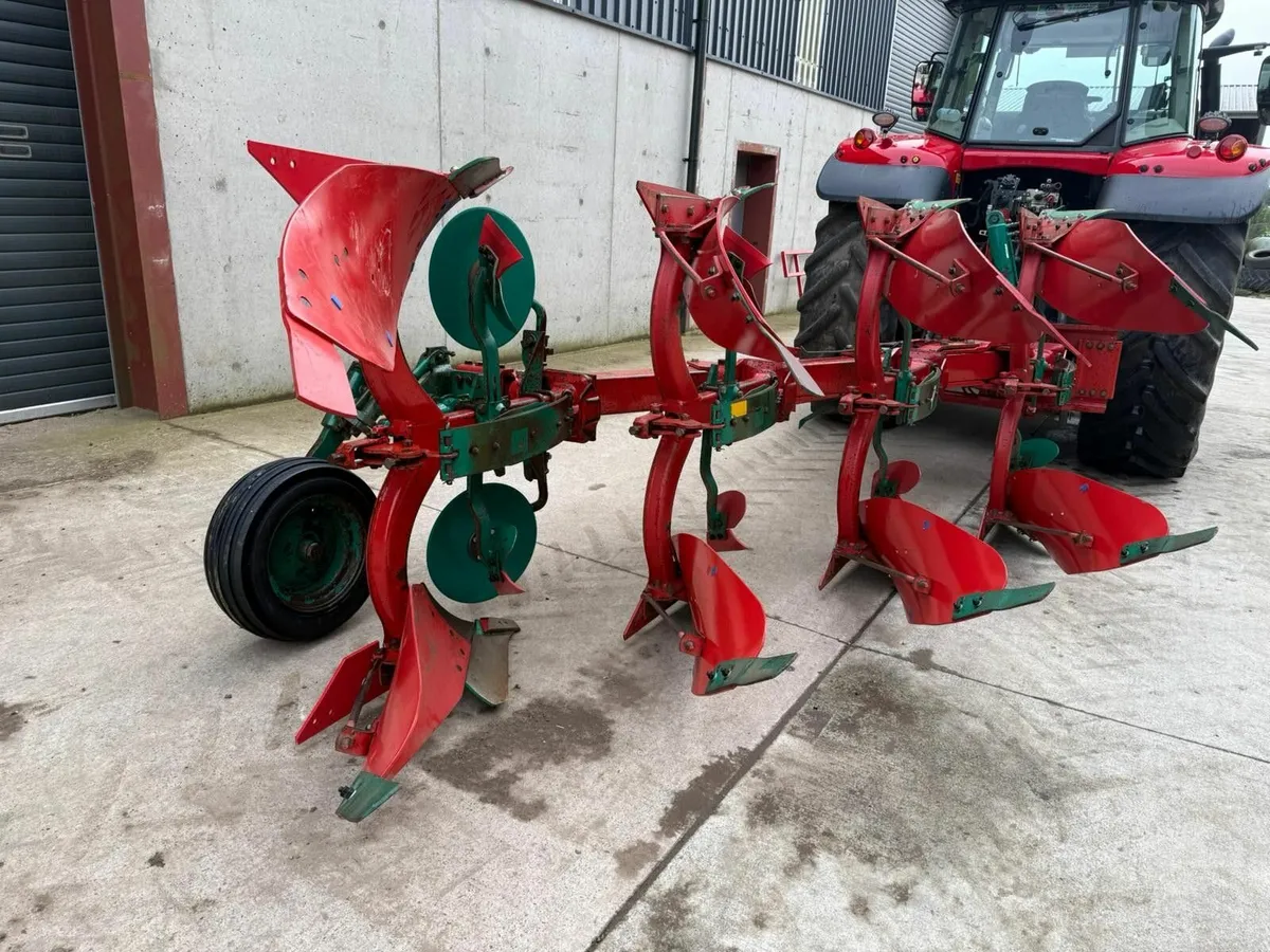 Kverneland 4 furrow plough - Image 1