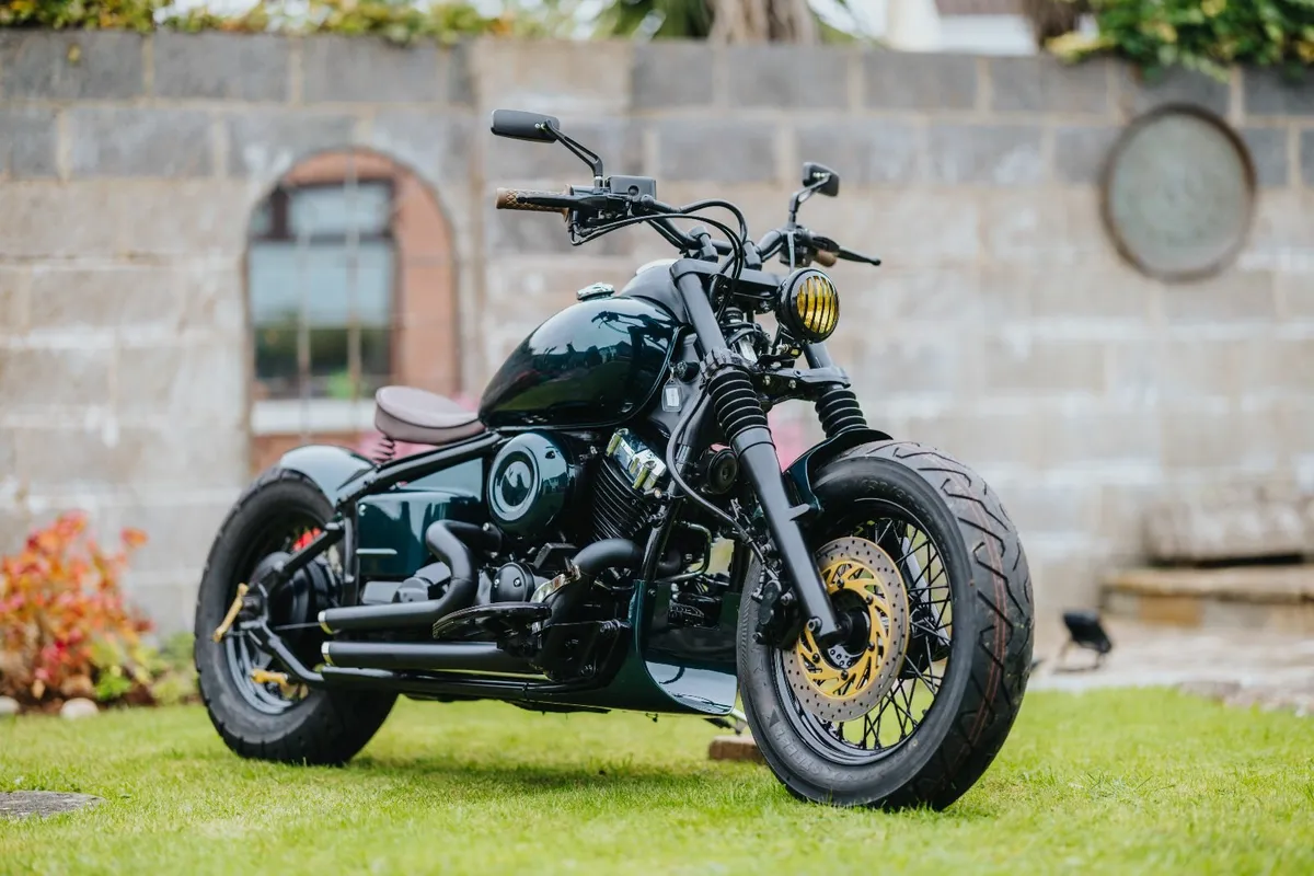 YAMAHA DRAGSTAR XVS650 DEADBEAT BOBBER - Image 1