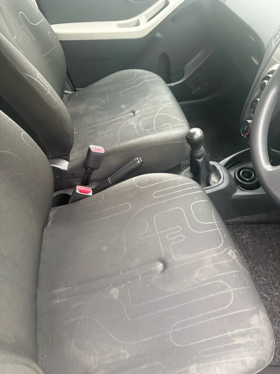Car - Image 4