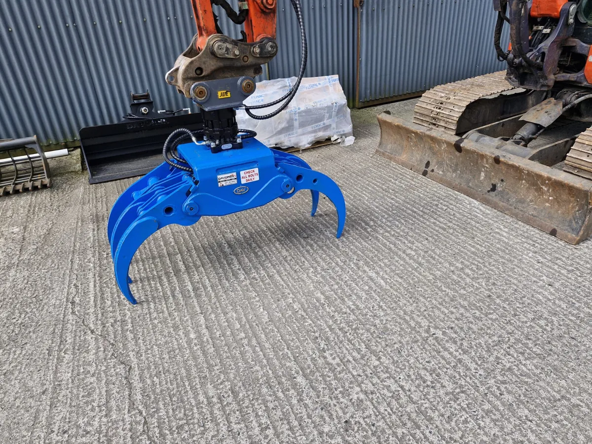 Log Grabs - Image 1