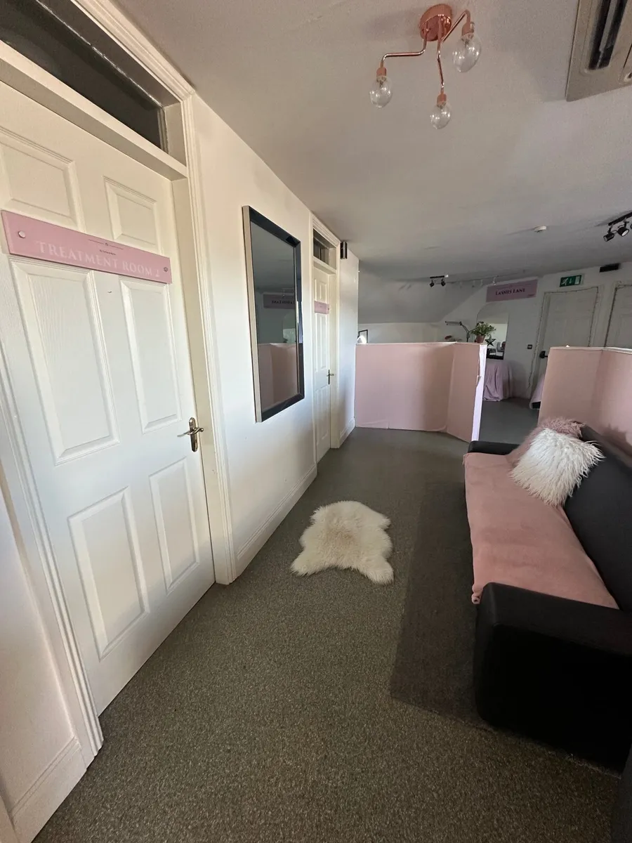 Beauty room for rent - Image 2