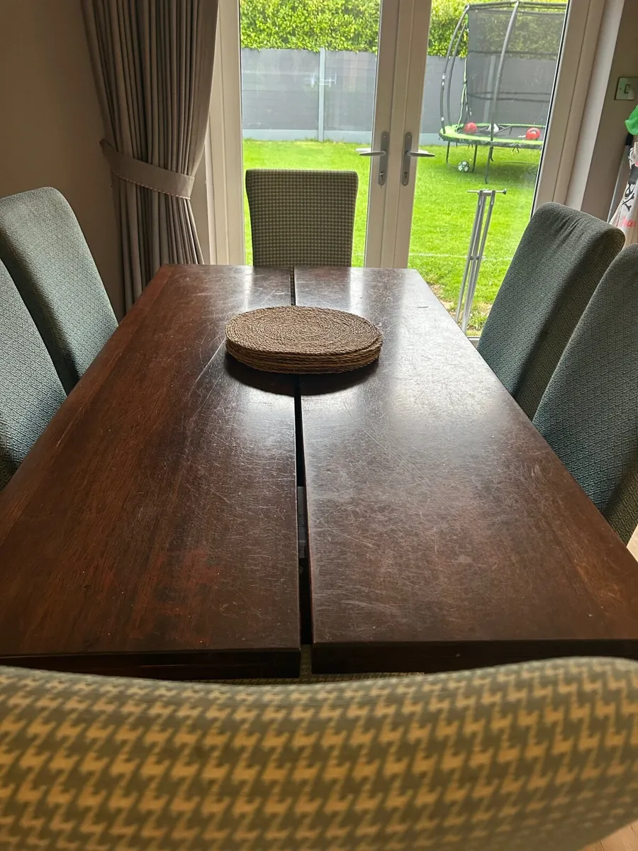 Dining table and 6 chairs - Image 3