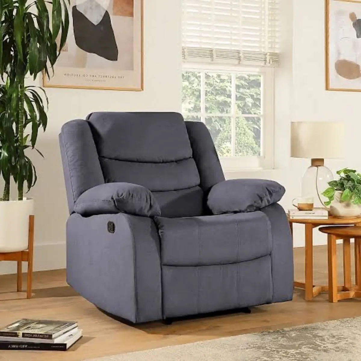 Sales clearance brand new recliner armchairs red - Image 1