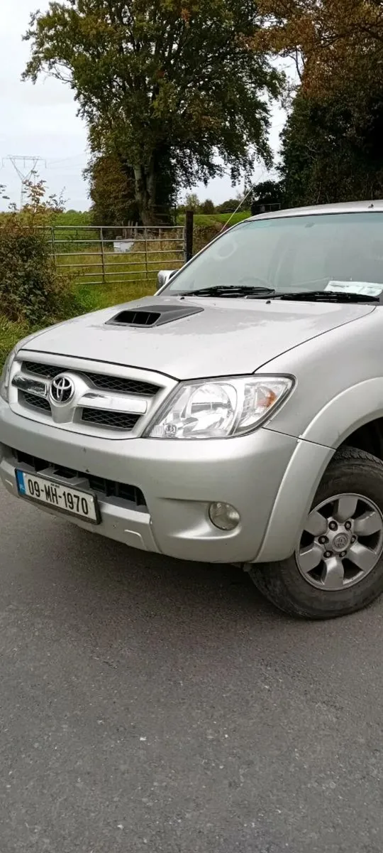 O9 hilux - Image 1