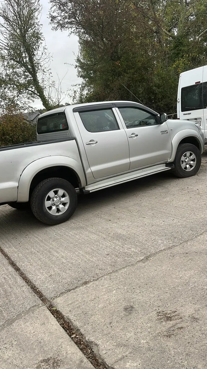 O9 hilux - Image 4