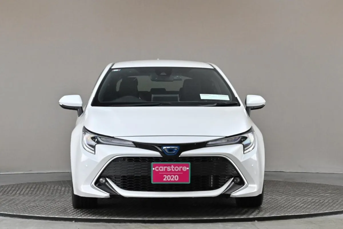 Toyota Corolla 1.8 Hybrid Sport 5DR  half Leather - Image 2