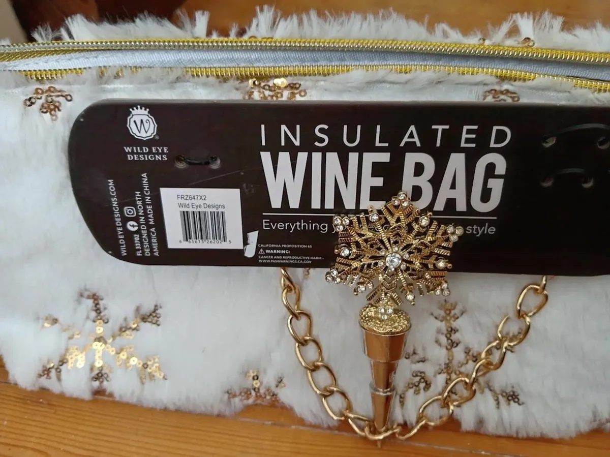 Wild Eye Designs Insulated Wine Bag - Image 1