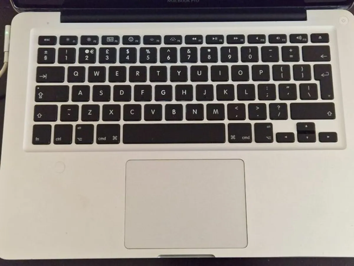 Apple MacBook Pro, 8GB Ram, 320GB HDD, Intel Core - Image 1