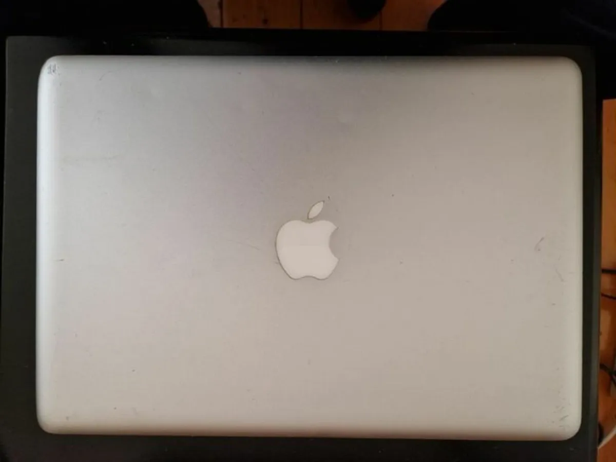 Apple MacBook Pro, 8GB Ram, 320GB HDD, Intel Core - Image 2