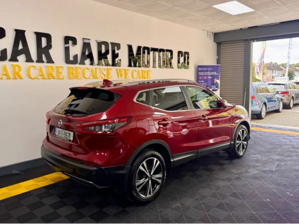 Nissan Qashqai 1.2 SV CVT Premium SS Part 4DR - Image 3