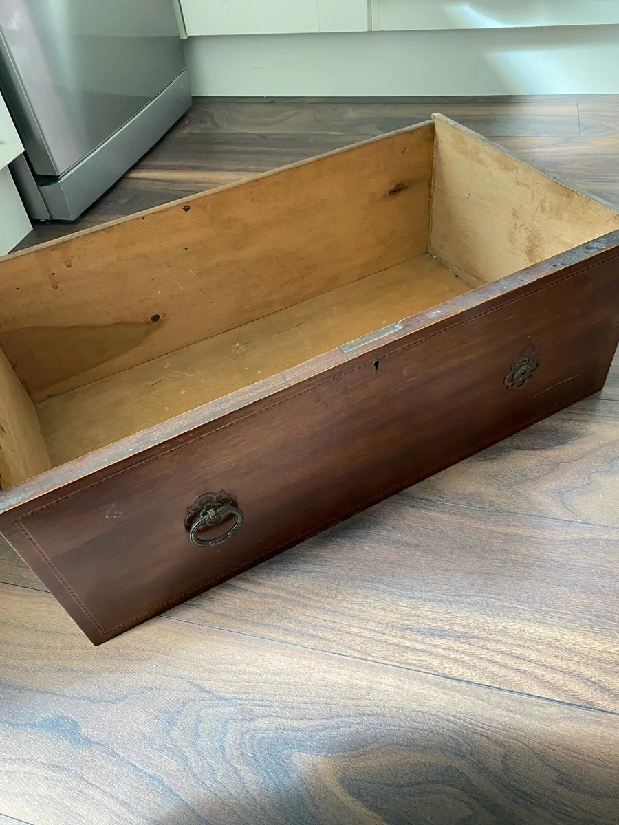 Wooden draw - Image 1