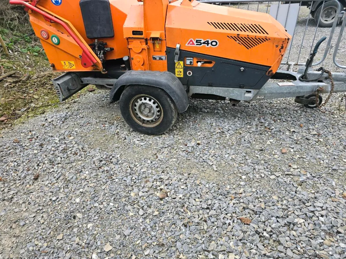 Jensen 540 wood chipper - Image 1
