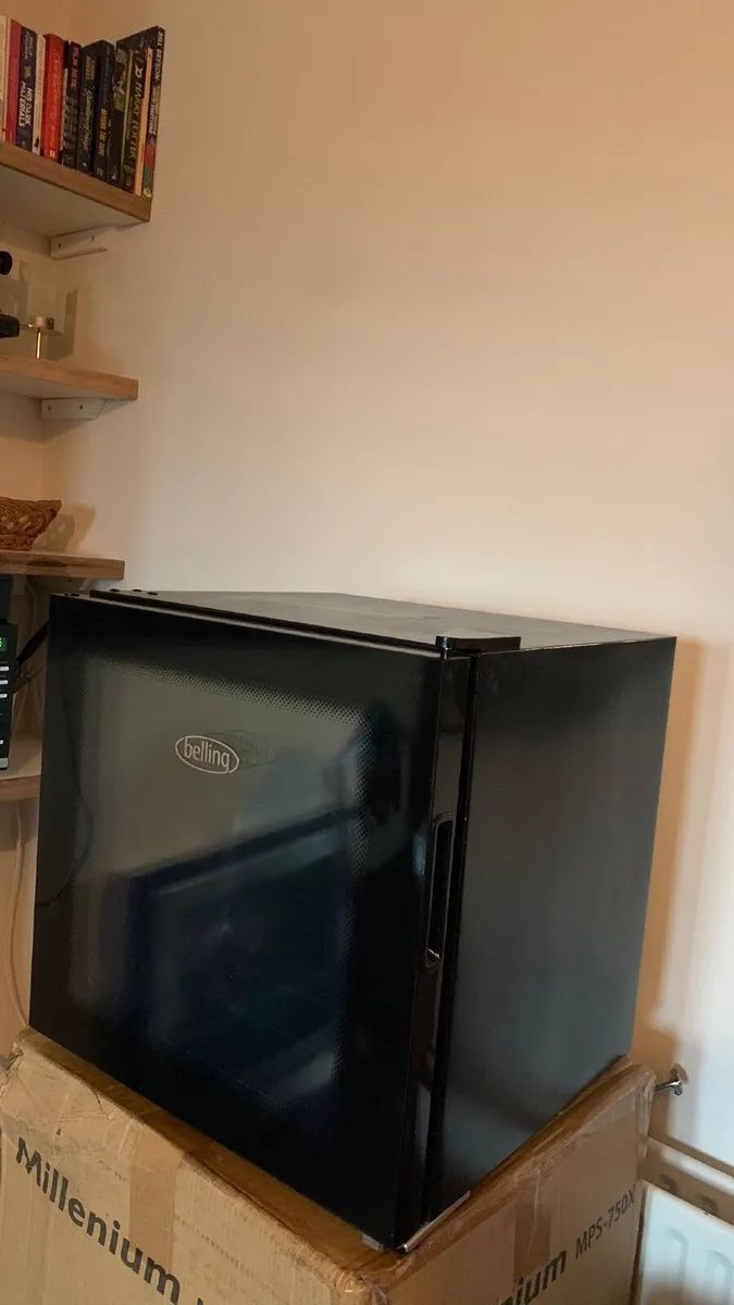 Belling 44L Freestanding Tabletop Drinks/Fridge - Image 1