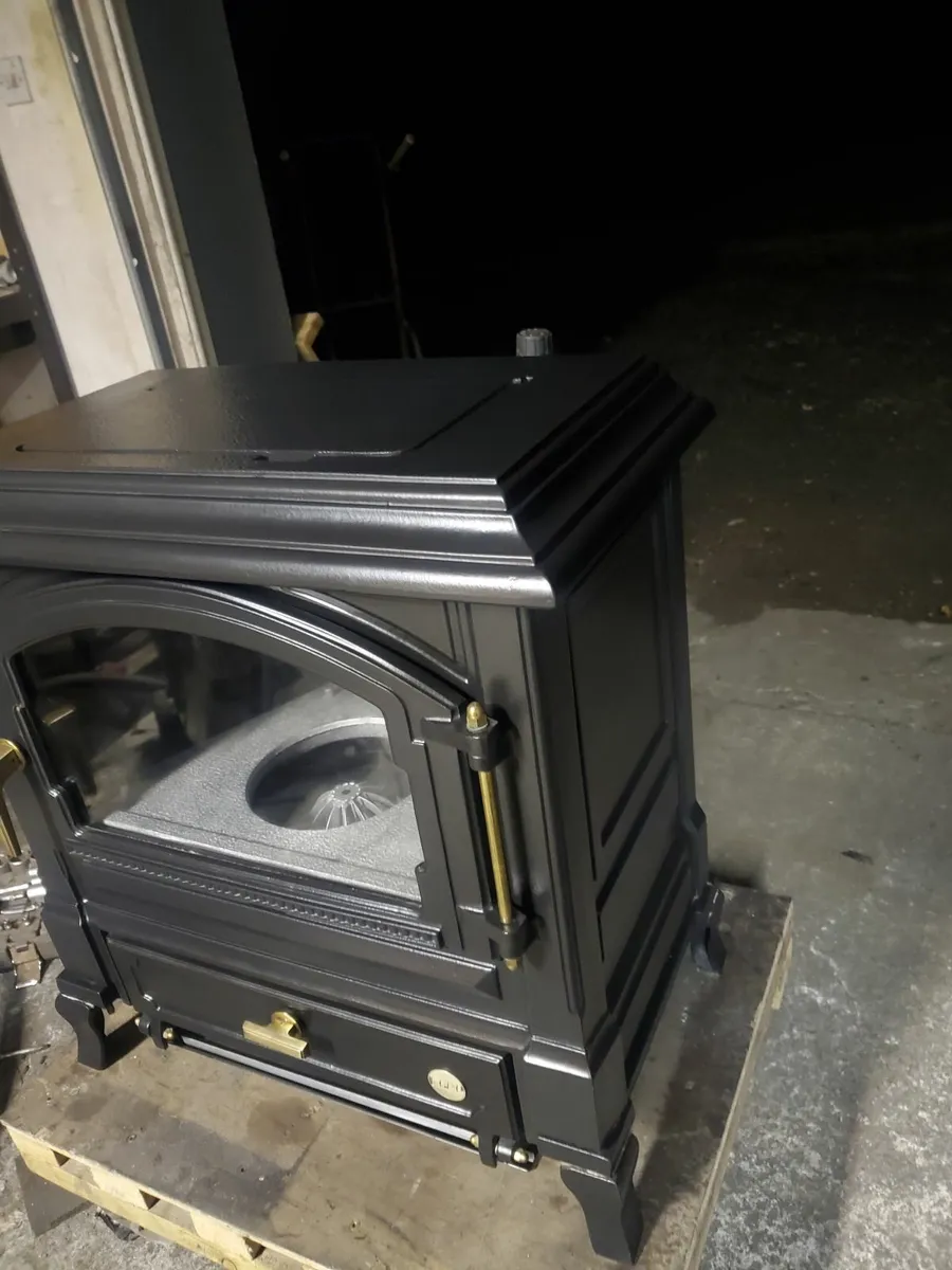 Efel/Nestor Martin 9kw oil stove new condition - Image 2