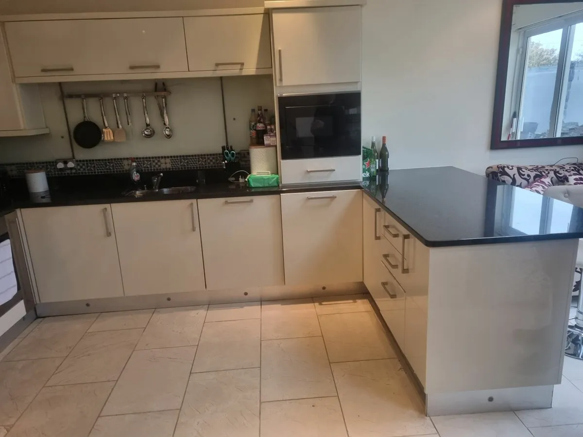 Kitchen - Image 2