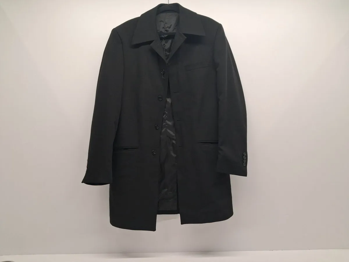 Unreserved Jacket & Coat Auction - Image 3