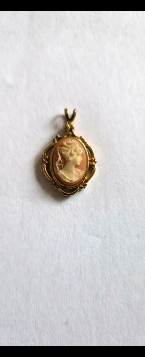 Cameo pendant - Image 1