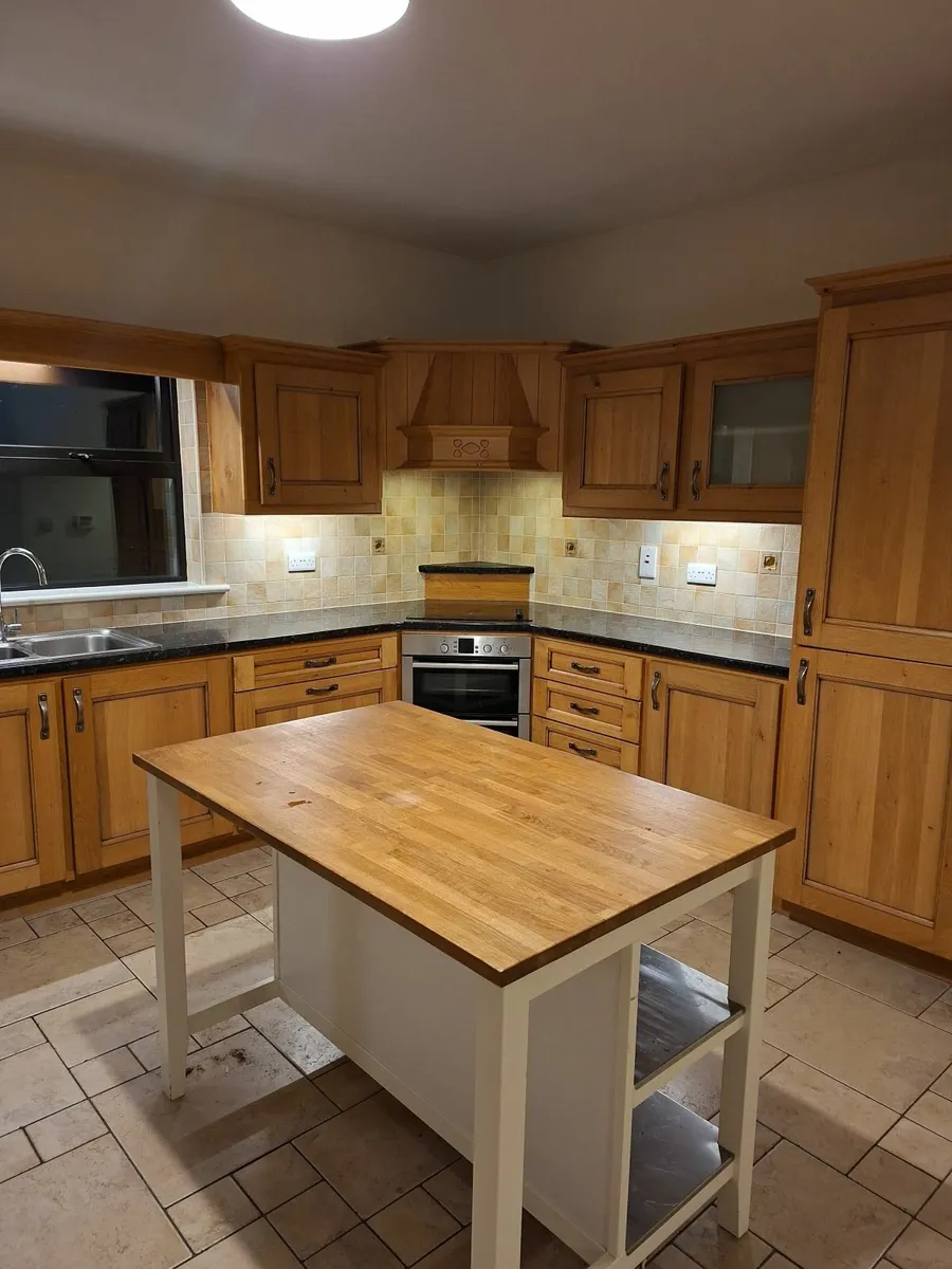 Oak kitchen and island - Image 1