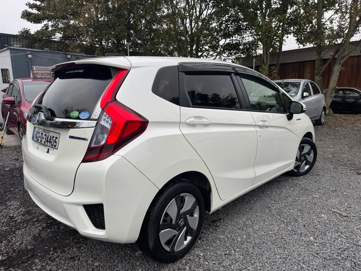 Honda Fit (jazz) Hybrid Automatic - Image 3