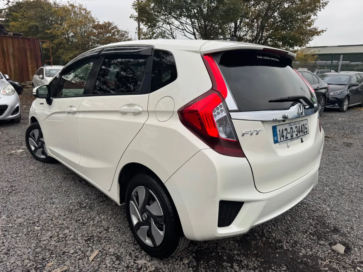 Honda Fit (jazz) Hybrid Automatic - Image 4