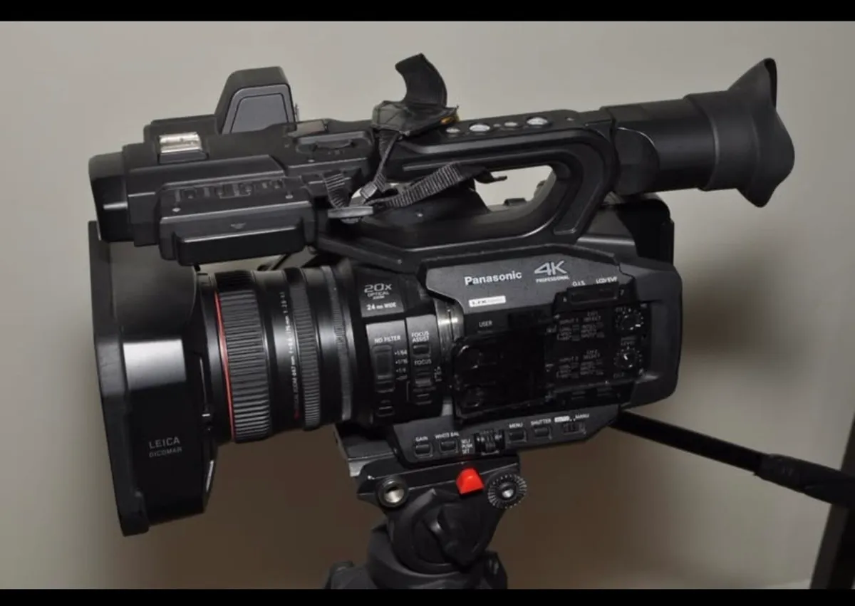 Panasonic ux180 4k video camera kit - Image 1