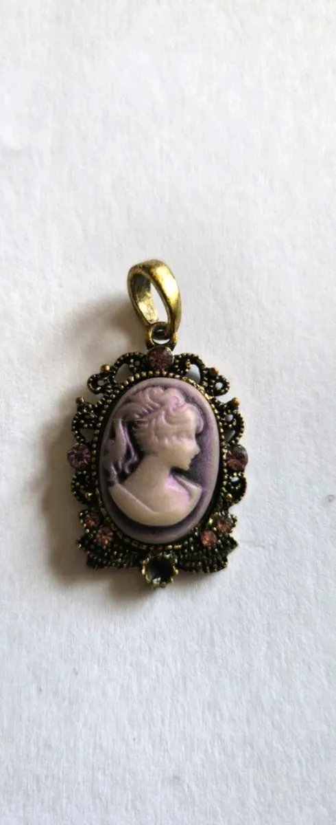 Cameo ladies pendant - Image 1