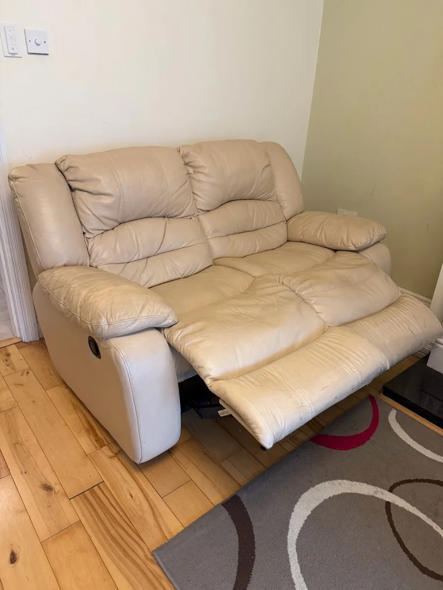 3-2-1 Beige Leather Recliner Sofa Set - Image 3