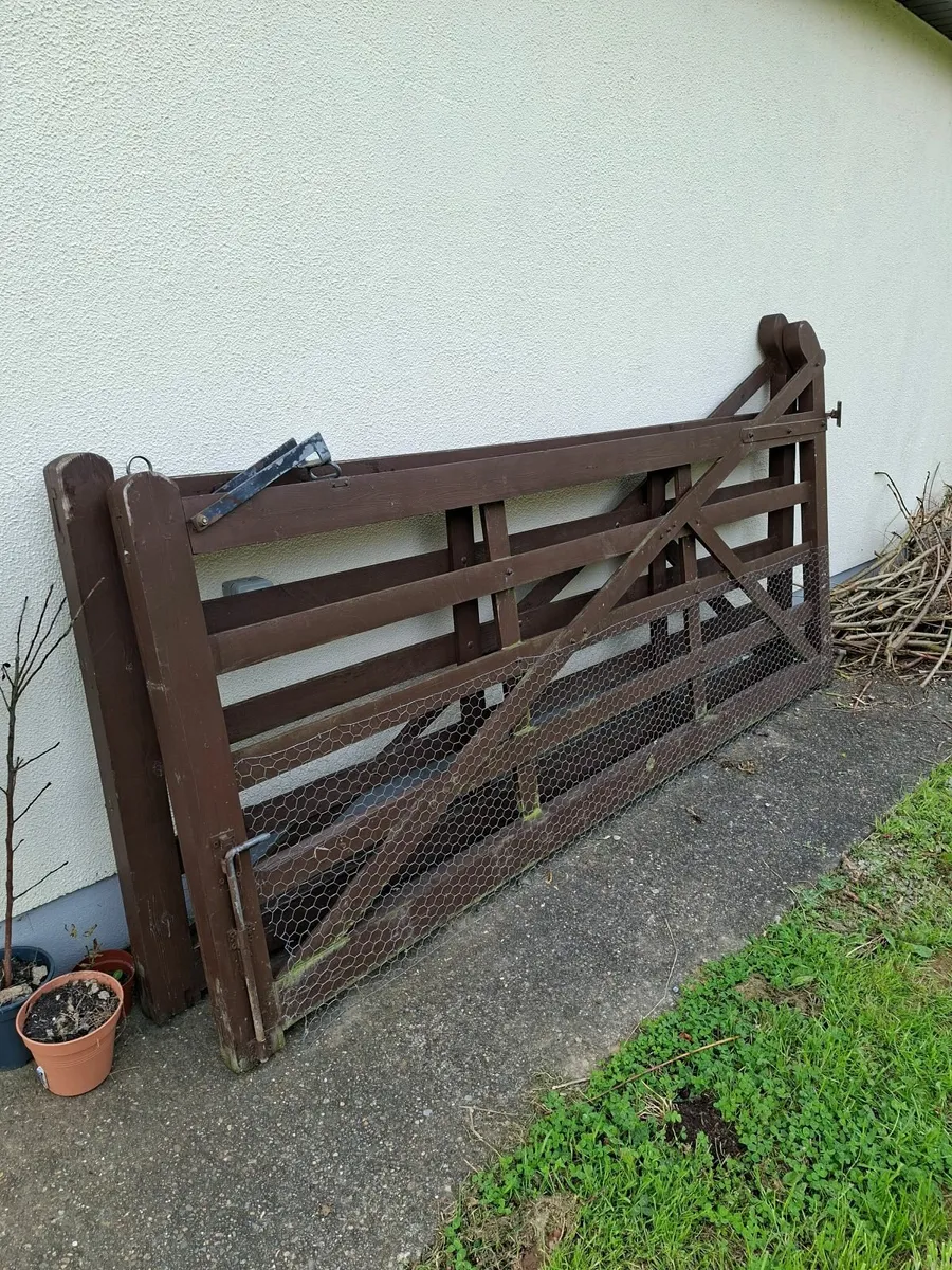 Wooden Gates - Image 4