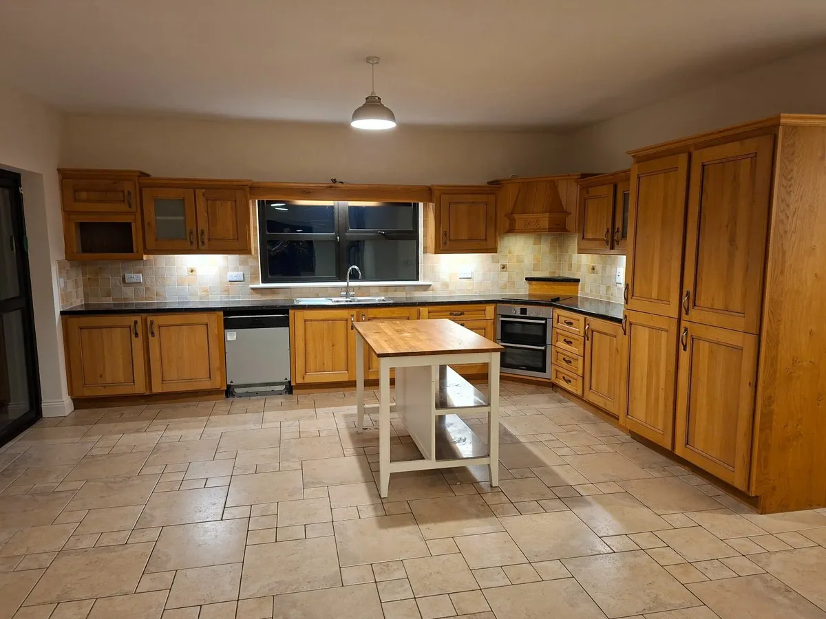 Oak kitchen and island - Image 4