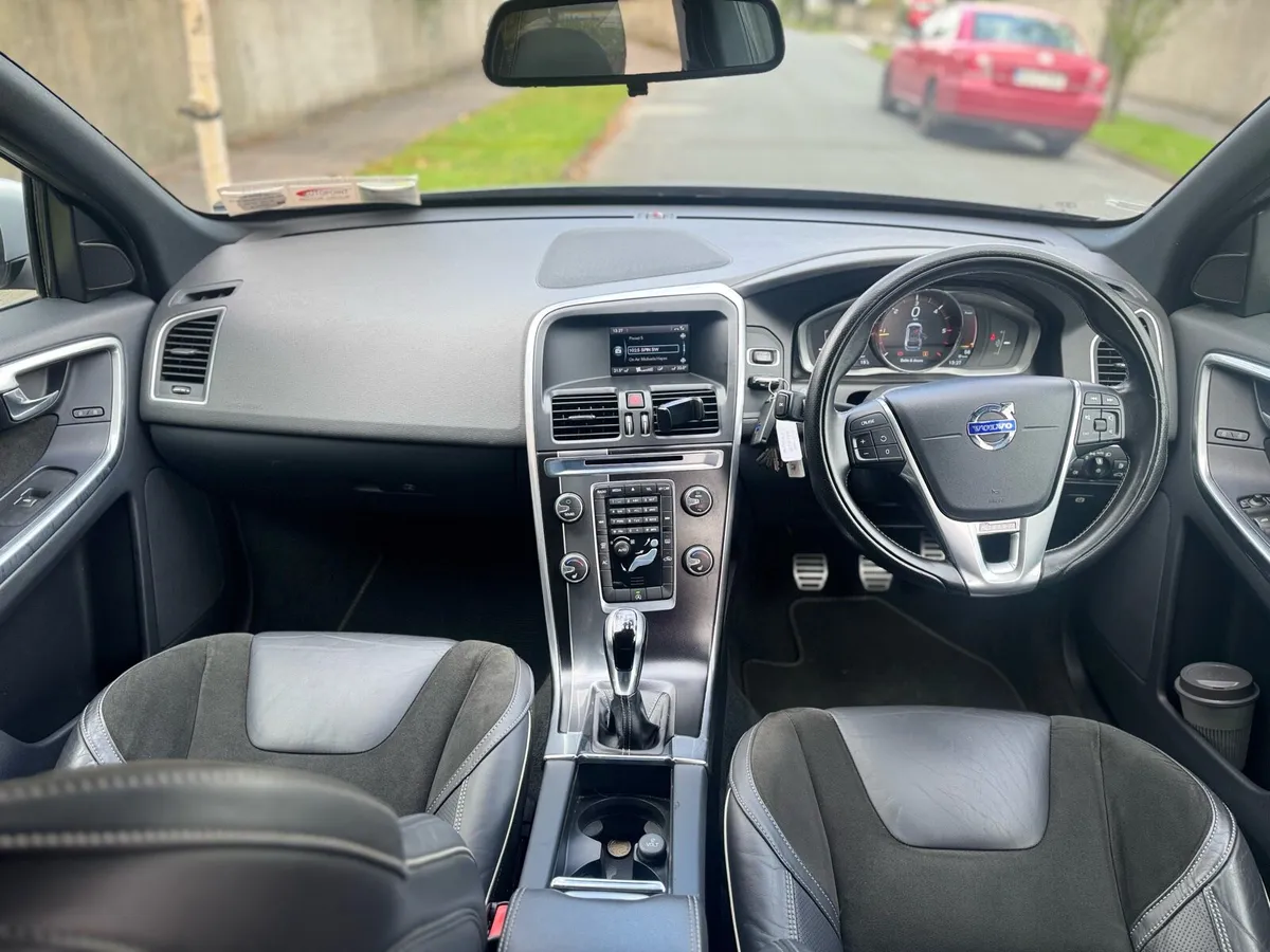 VOLVO XC60 2.0 D4 R-DESIGN 190BHP - Image 2