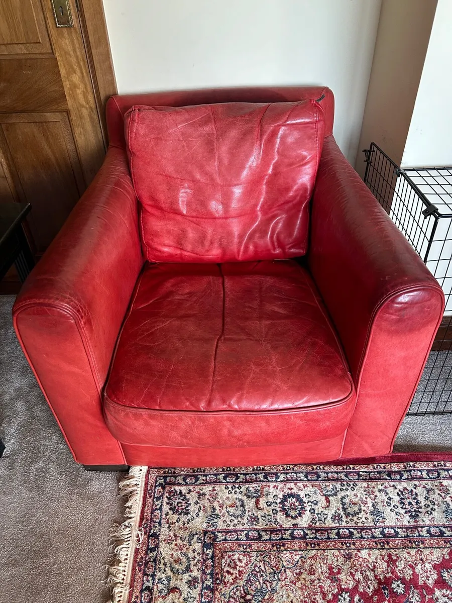 Red Leather Suite - Image 2