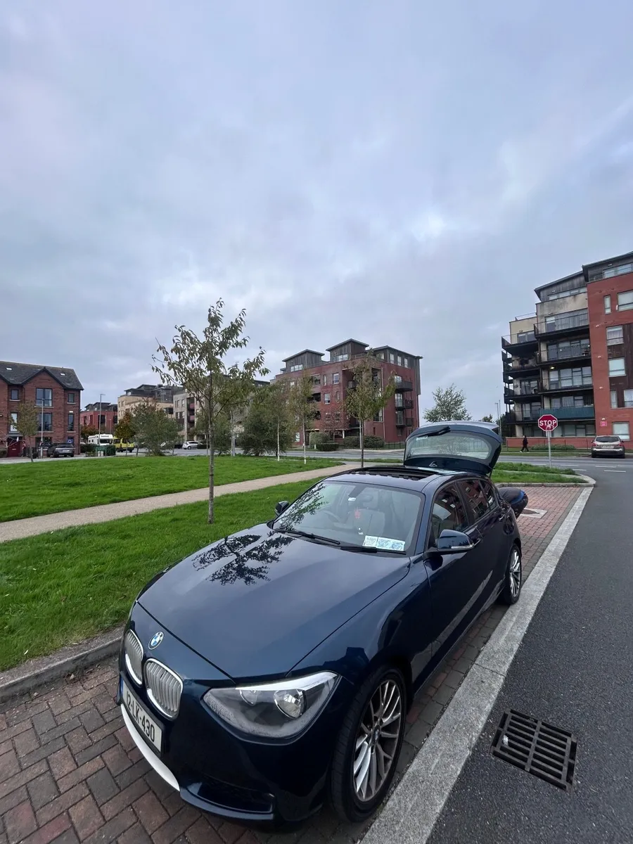 BMW 118i 2012 - Image 2