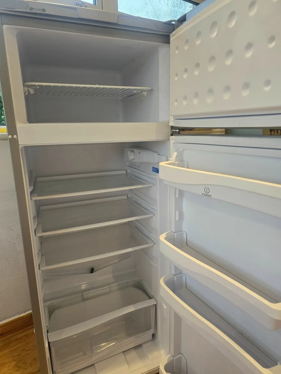 🧊 Indesit Fridge Freezer - Image 2