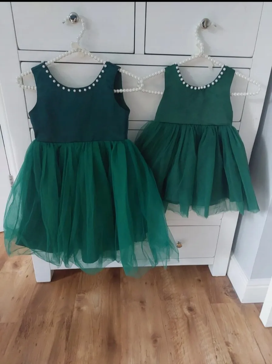 2 flower girl dresses - Image 1