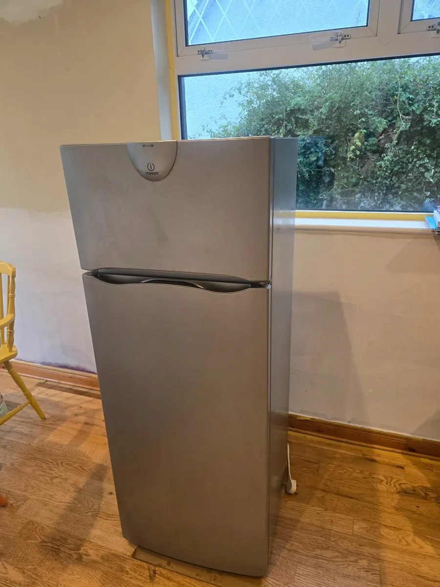 🧊 Indesit Fridge Freezer - Image 3