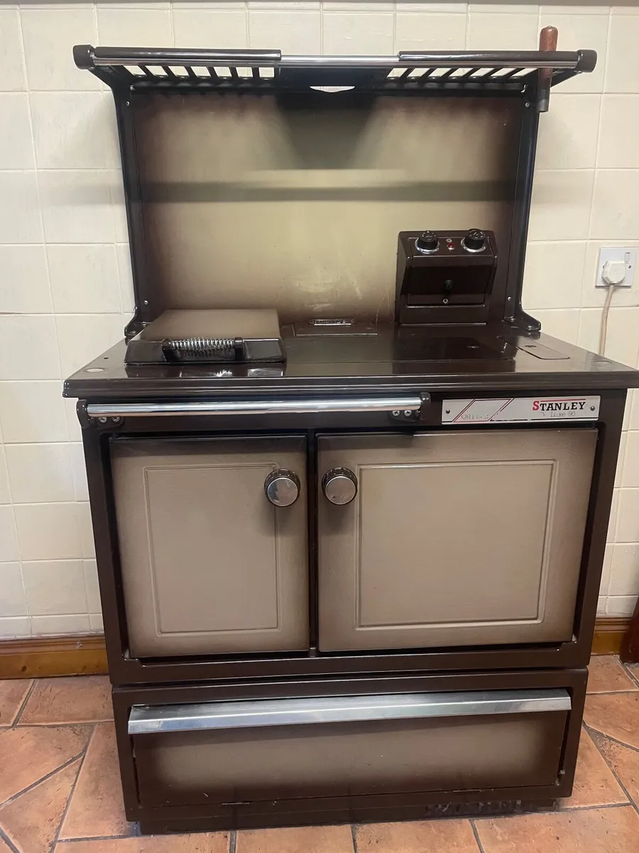 Original Stanley deLuxe 90 Oil Fired Stove/Cooker - Image 1