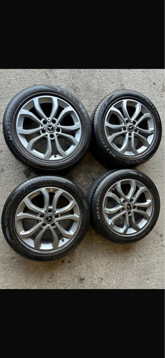 18” Genuine Mercedes C class alloys - Image 1