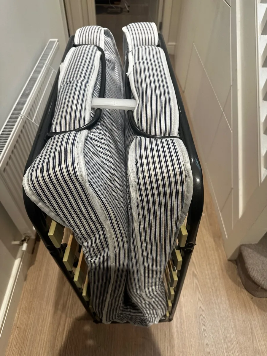 Foldable bed x2