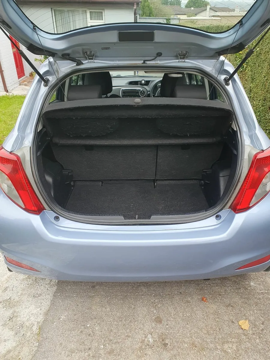 Toyota Yaris 2012 - Image 2